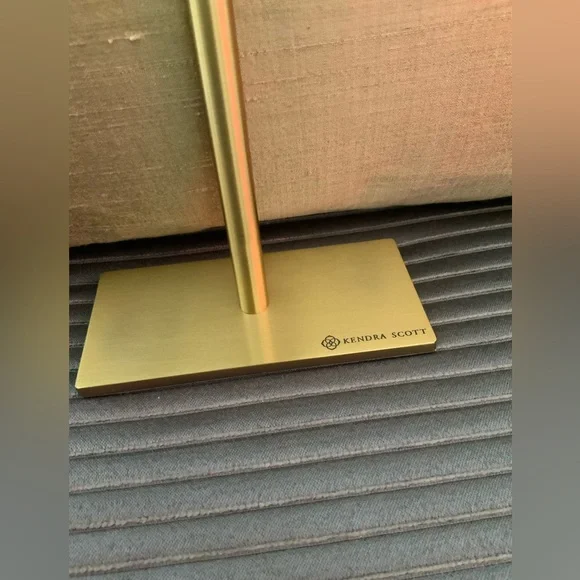 KENDRA SCOTT ANTIQUE PLATED BRASS BRACELET BANGLE JEWELRY STAND ORGANIZER T BAR - Picture 2 of 6